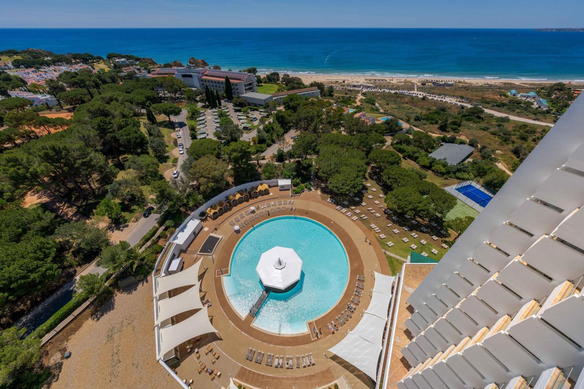 Pestana Blue Alvor Beach Dış mekan fotoğraf Aerial view of the pool
