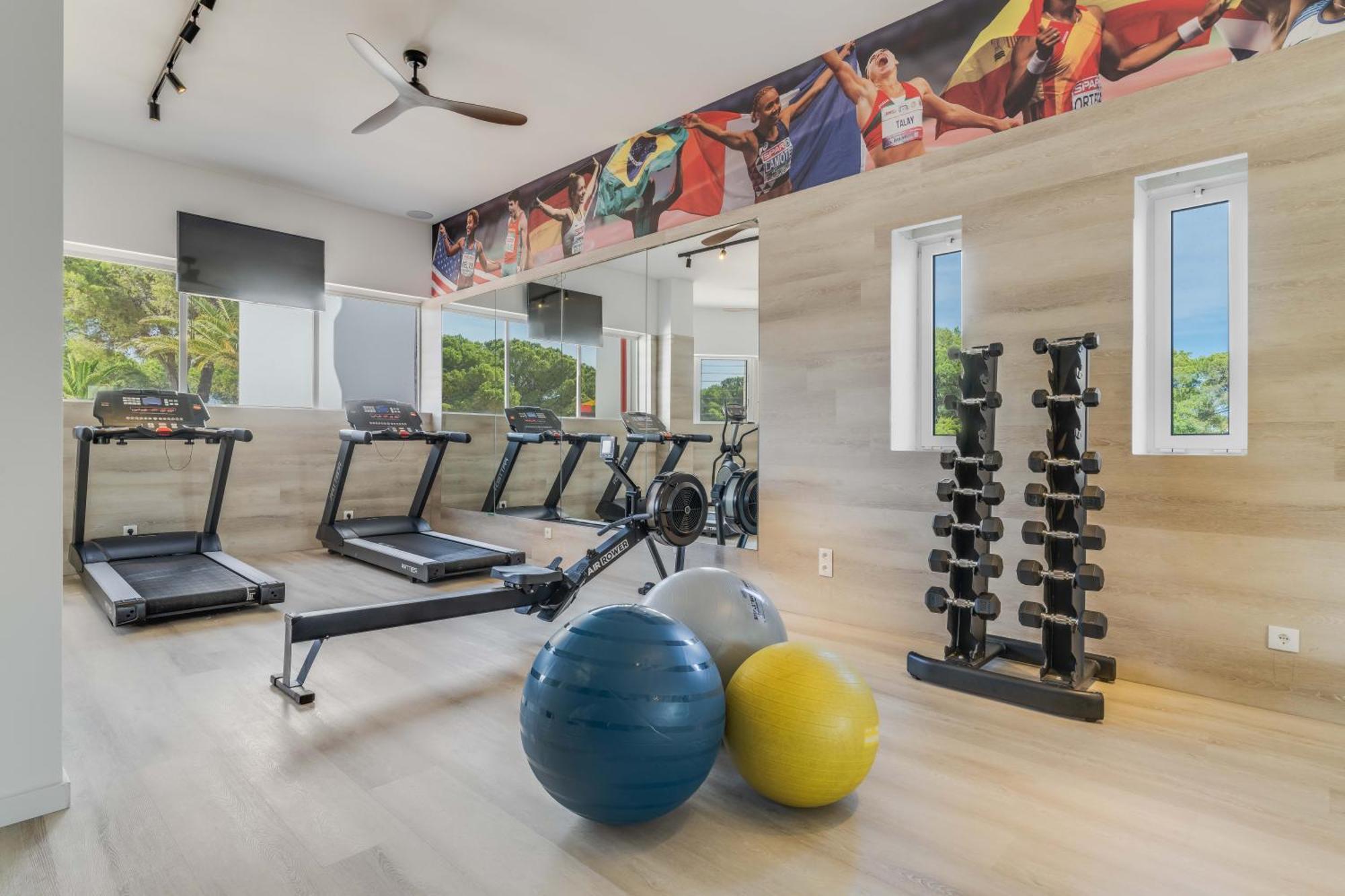 Pestana Blue Alvor Beach Dış mekan fotoğraf The gym at the hotel