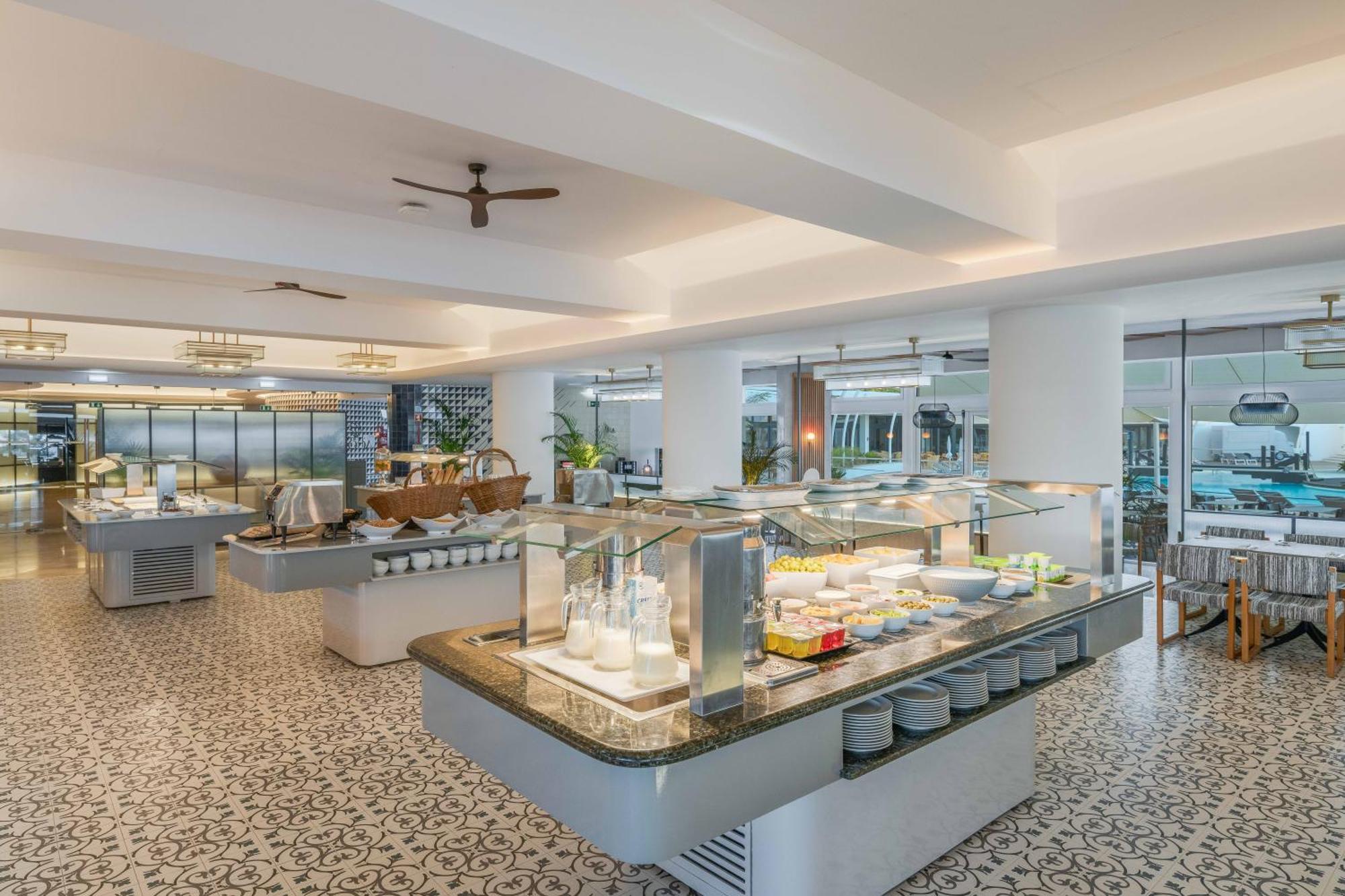 Pestana Blue Alvor Beach Dış mekan fotoğraf The buffet at the hotel
