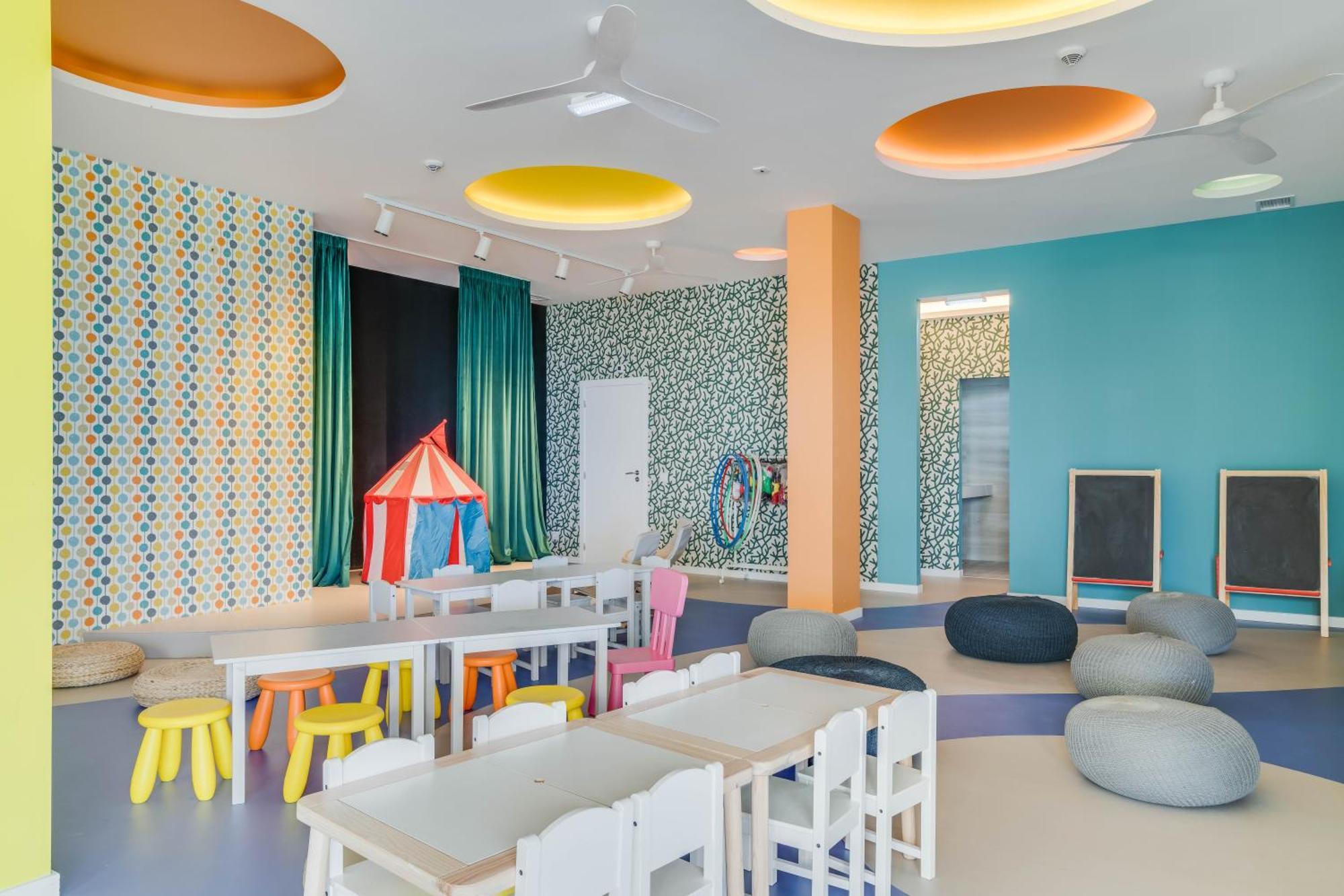 Pestana Blue Alvor Beach Dış mekan fotoğraf The Children's Club at the Hilton London Heathrow